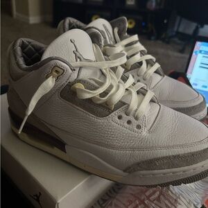 Jordan WMNS 3 Retro SP in White and Medium Gray